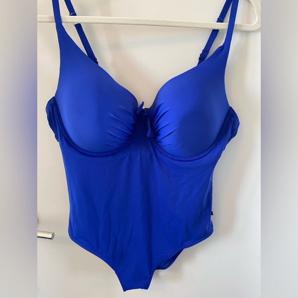 Bra top one piece swim suit - Picture 3 of 3